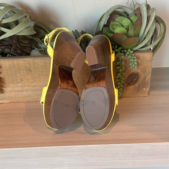 NWOT GBG Selah Block High Heeled Ankle Strap Sandal - 5 in Heel - Picture 7 of 8